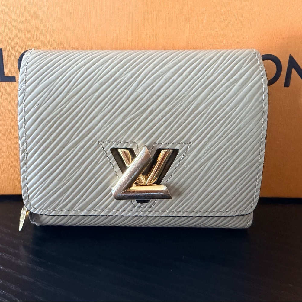 Louis Vuitton Epi PORTOFOIL TWIST LOCK COMPACT XS Compact Wallet Tan